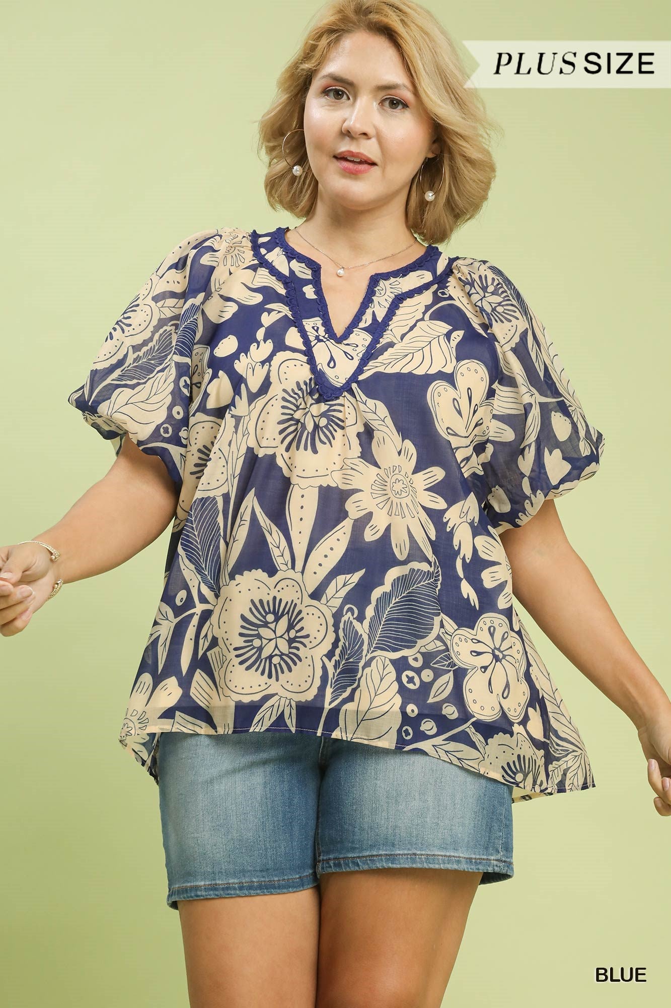 Floral V-Neck Top - Curvy