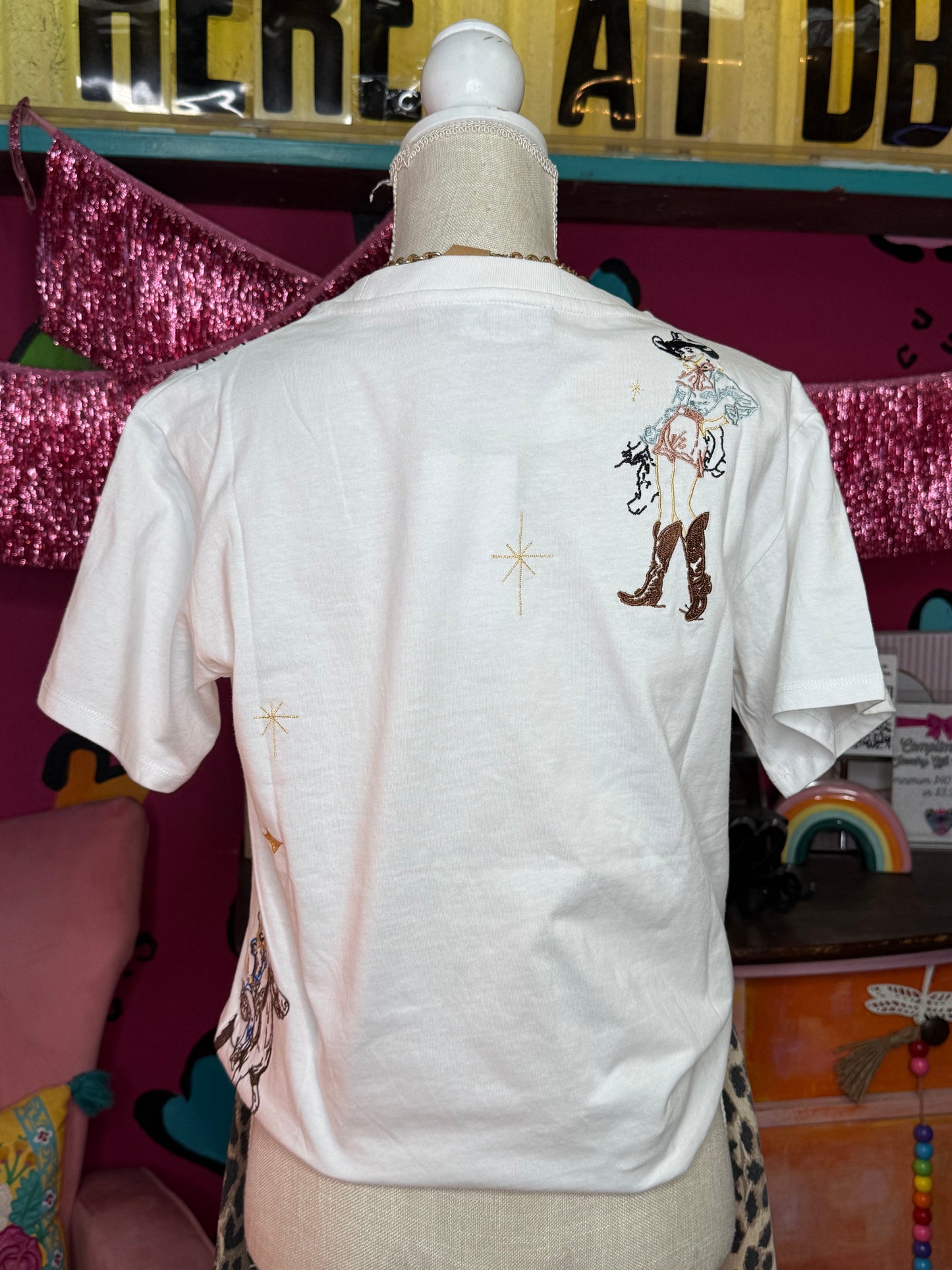 EMBROIDERED GRAPHIC TSHIRT