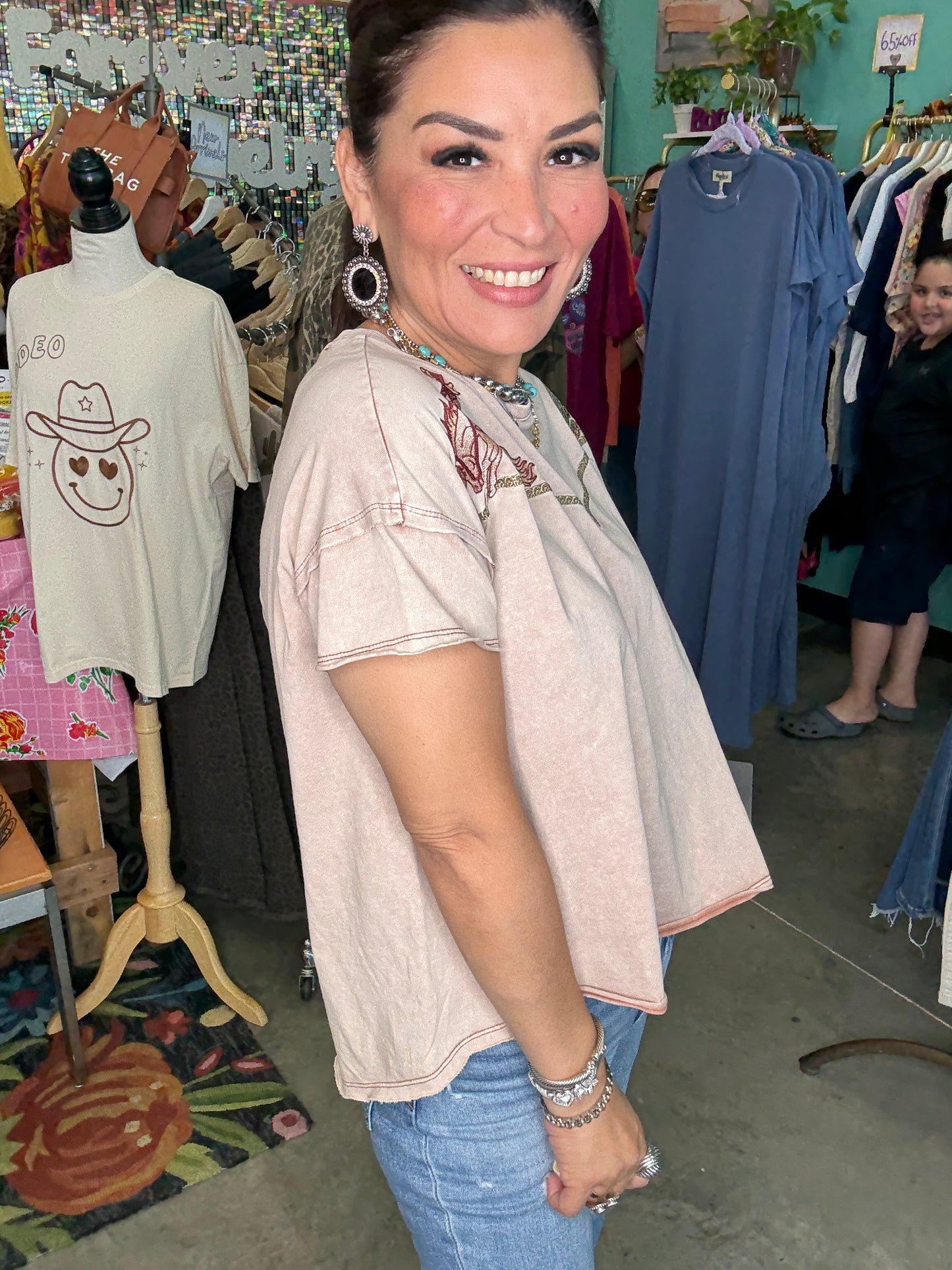 EMBROIDERED SHOULDER T-SHIRT