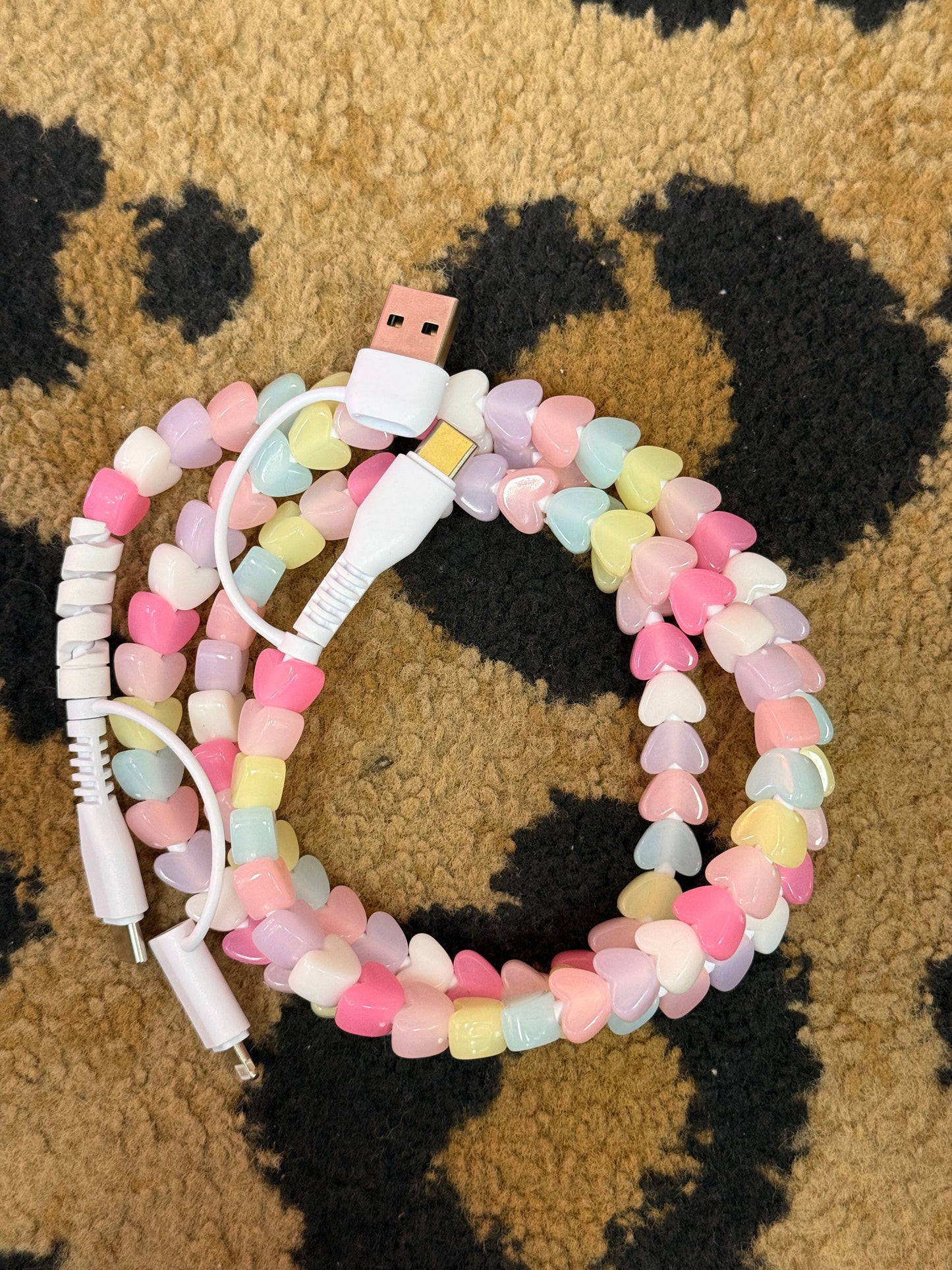 BEADED HEART TECH DEVICE CHARGER