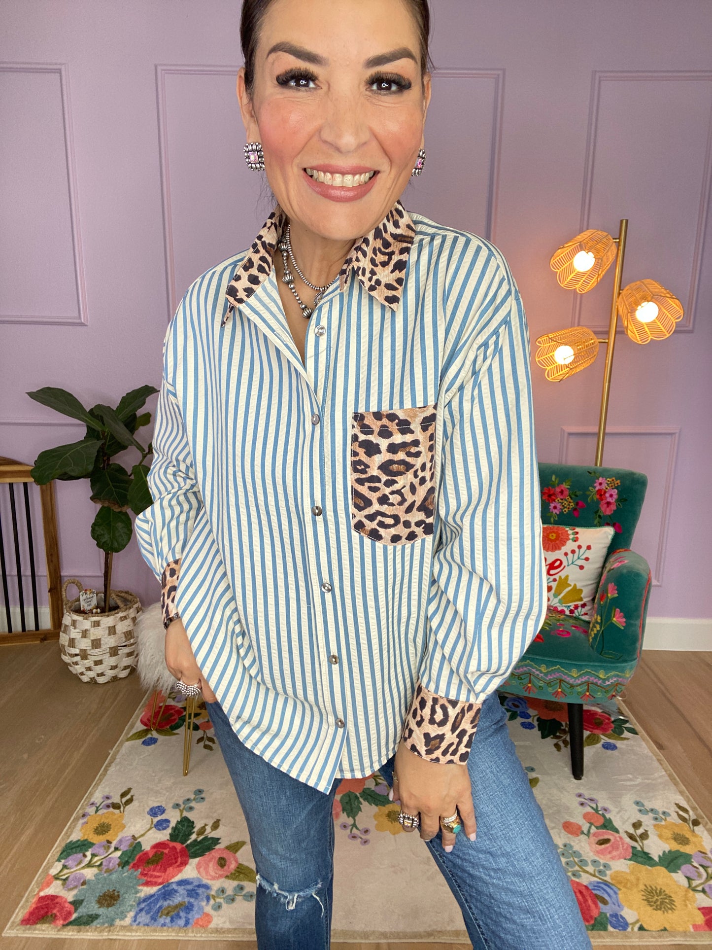 CHAMBRAY STRIPED WITH LEOPARD ACCENT TOP