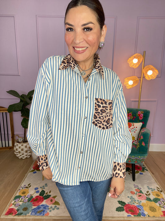 CHAMBRAY STRIPED WITH LEOPARD ACCENT TOP