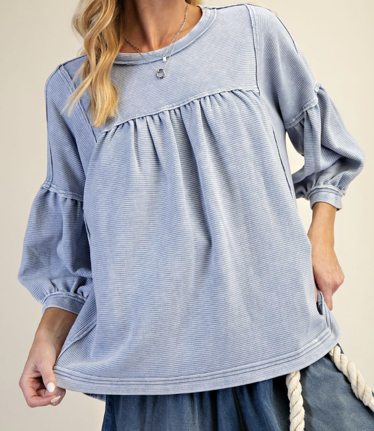 TEXTURED KNIT WASHED TOP