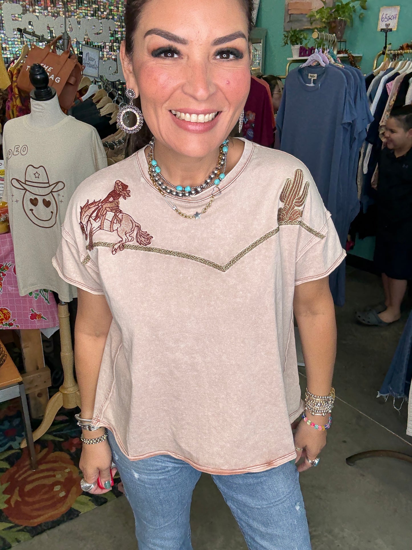 EMBROIDERED SHOULDER T-SHIRT