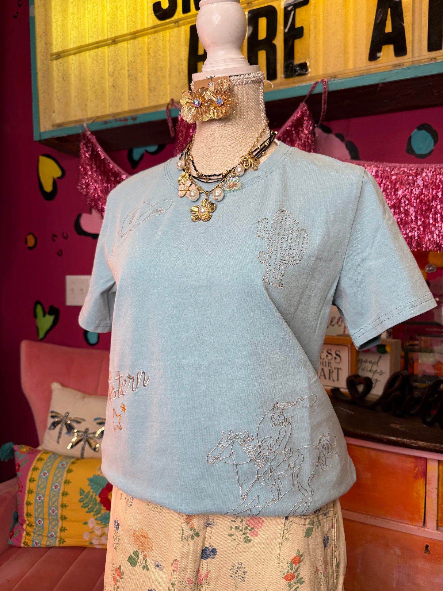 CHIC WESTERN DOODLE TEE - BLUE