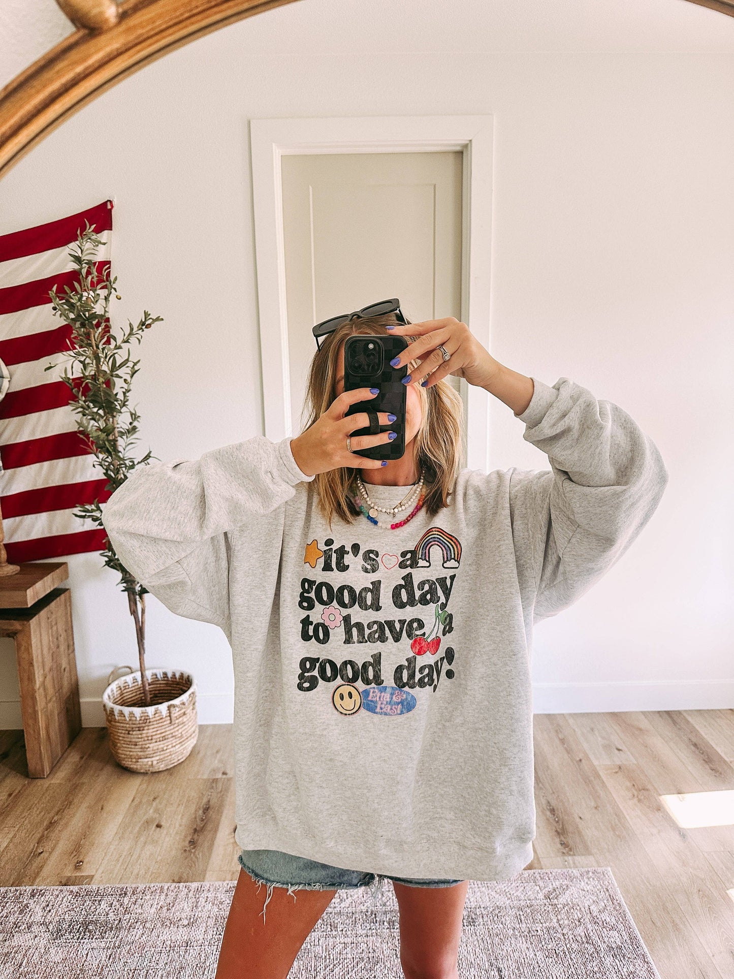 Good day sweatshirt - hanes / ash grey