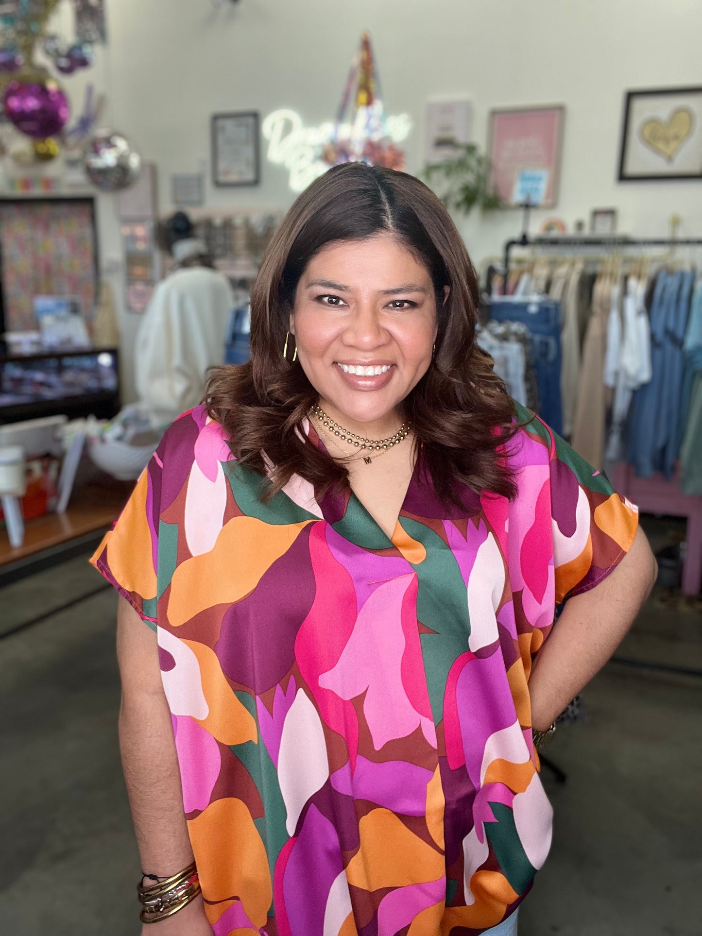 Satin printed v-neck short sleeve top