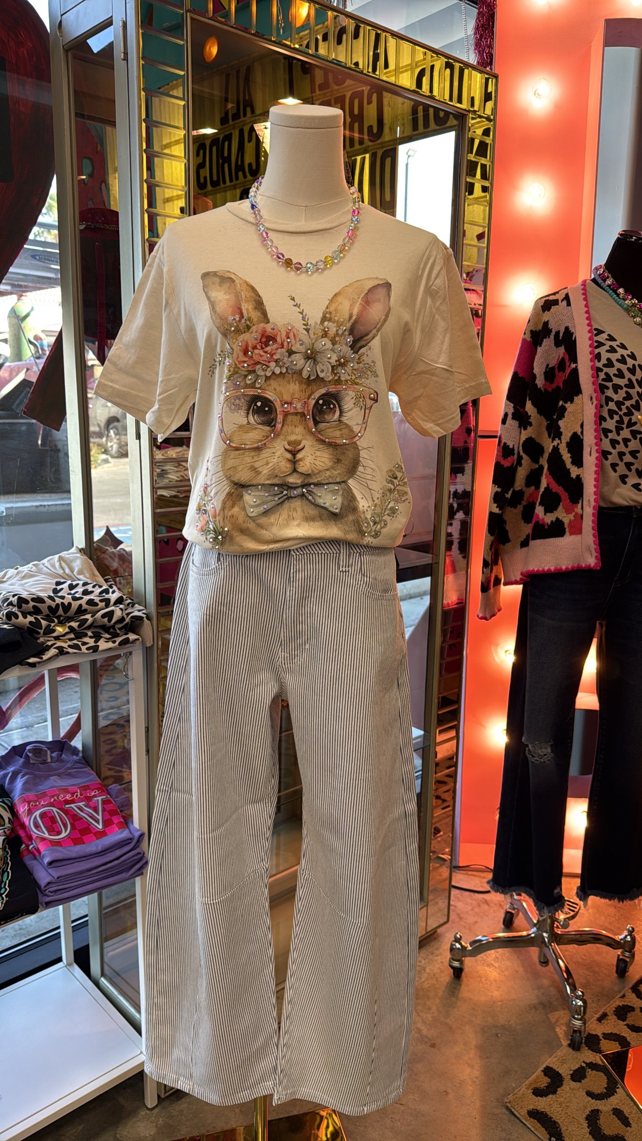 BUNNY WITH PINK GLASSES BDTEE