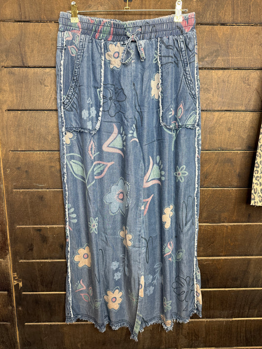 FLOWER PRINT WASHED CHAMBRAY DENIM PANTS