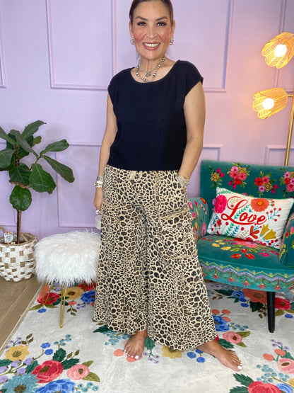 MOCHA ANIMAL PRINTED TERRY KNIT MINERAL WASHED CARGO PANTS