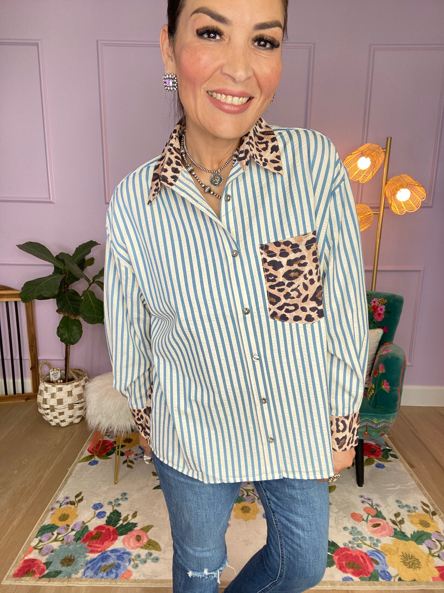 CHAMBRAY STRIPED WITH LEOPARD ACCENT TOP