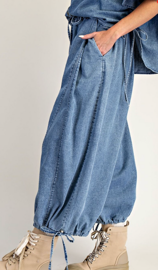 EXTREMLY WIDE LEG WASHED DENIM PANTS