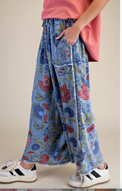 FLORAL PRINT WASHED CHAMBRAY PANTS